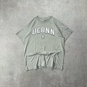 Vintage Y2K Delta Pro Weight uConn graphic tee